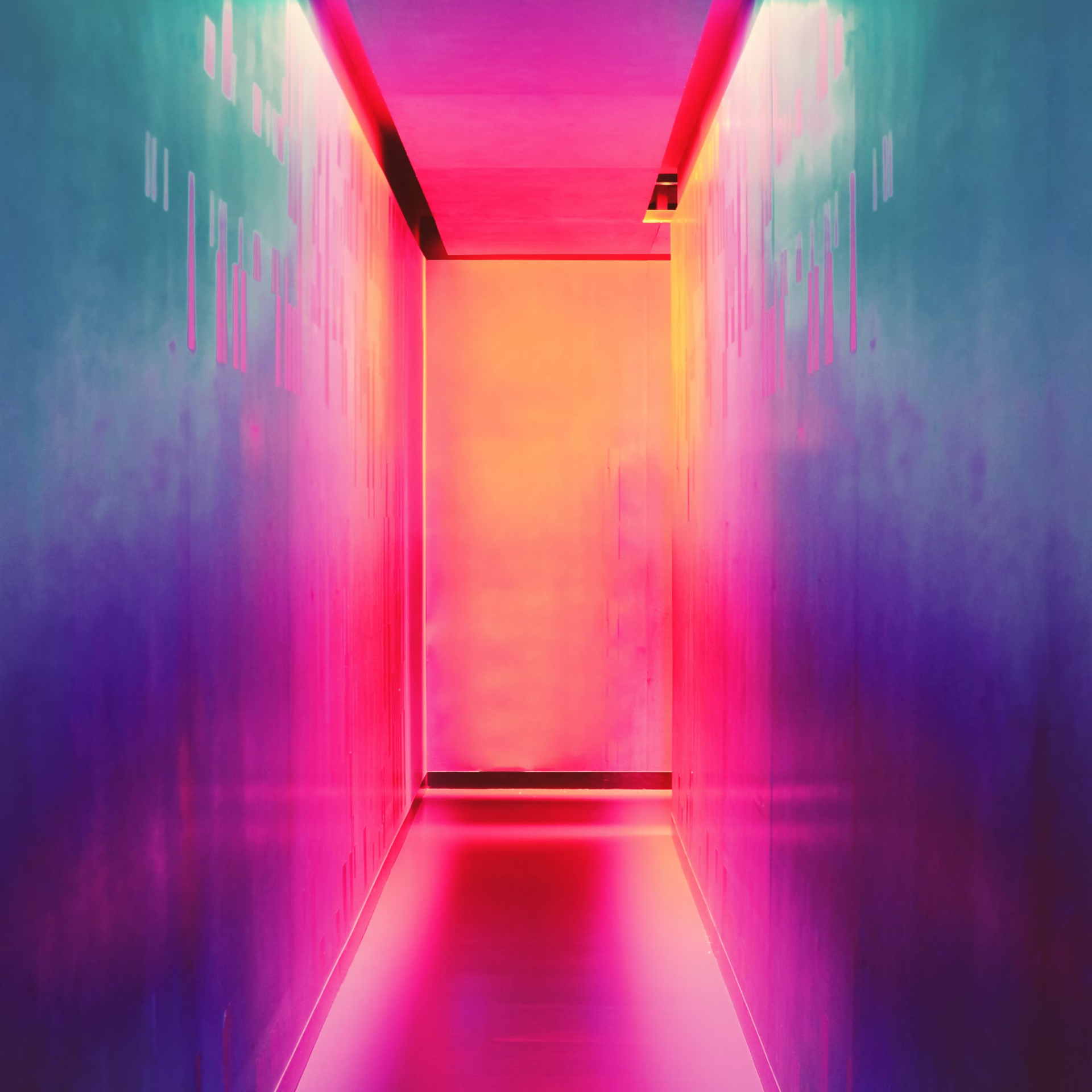 photo artistique colorée d'un couloir